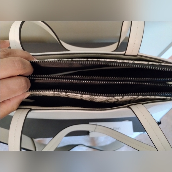 CALVIN KLEIN, "Chrome" Classic Tote - NWTs - Picture 4 of 9